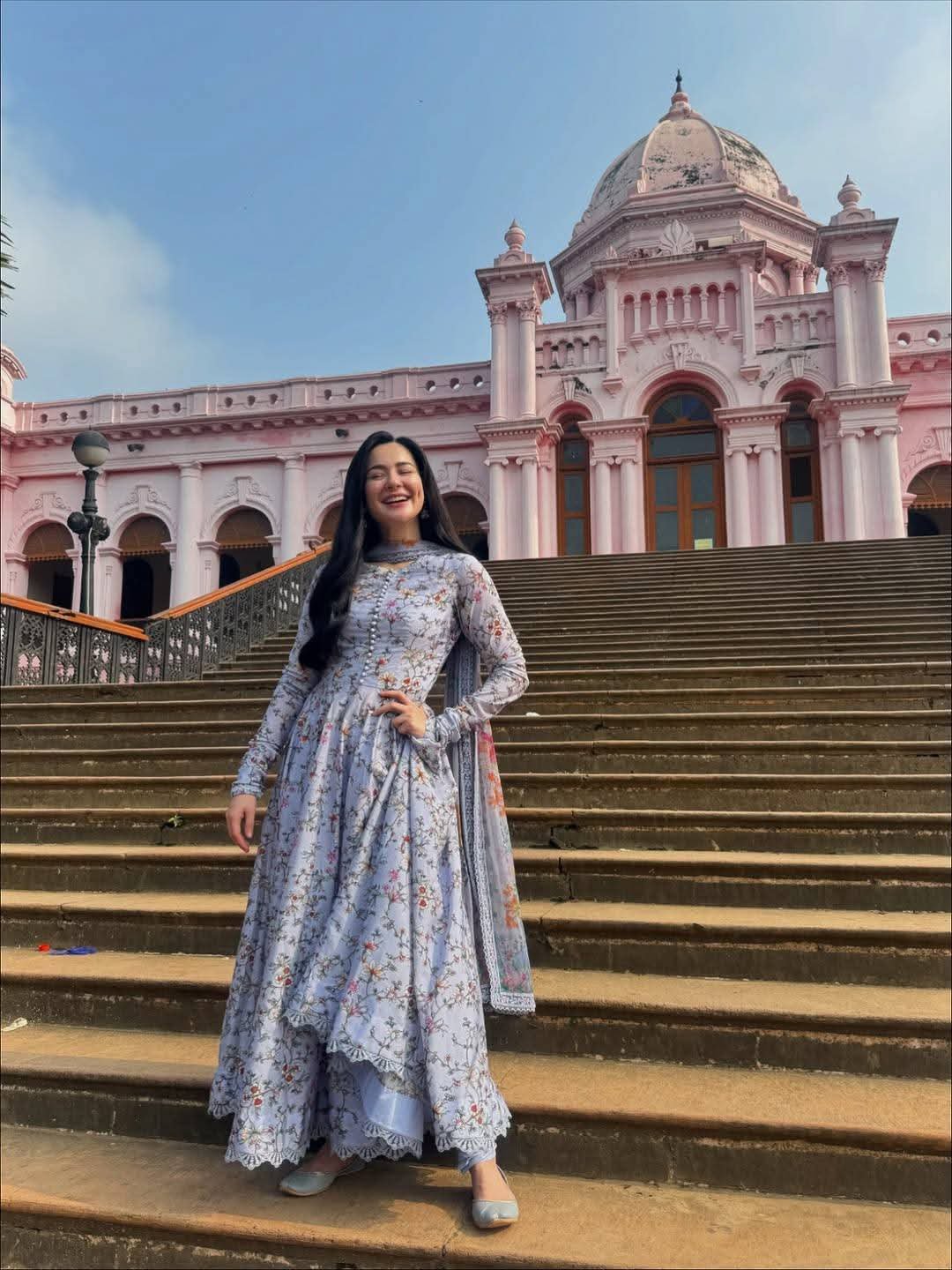 ✨ হানিয়া আমির ভাইরাল গাউন সেট ✨ 🌸 পাকিস্তানি ফ্যাশনের ট্রেন্ডি কালেকশন - Image 3